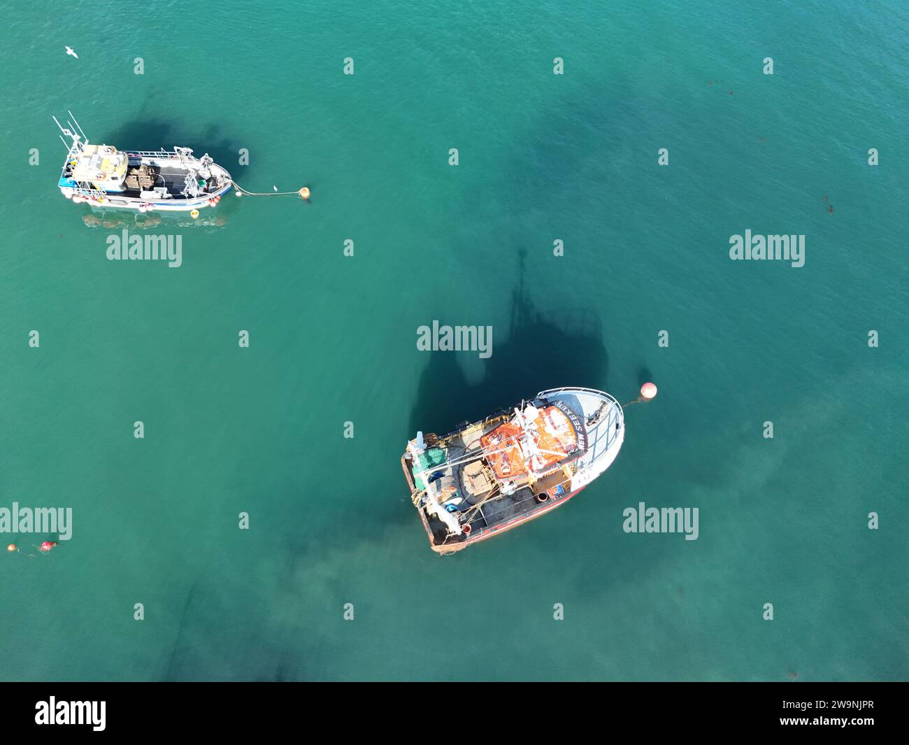 Lyme Regis Dorset UK imbarcazioni da pesca aeree con droni a vista aerea Foto Stock