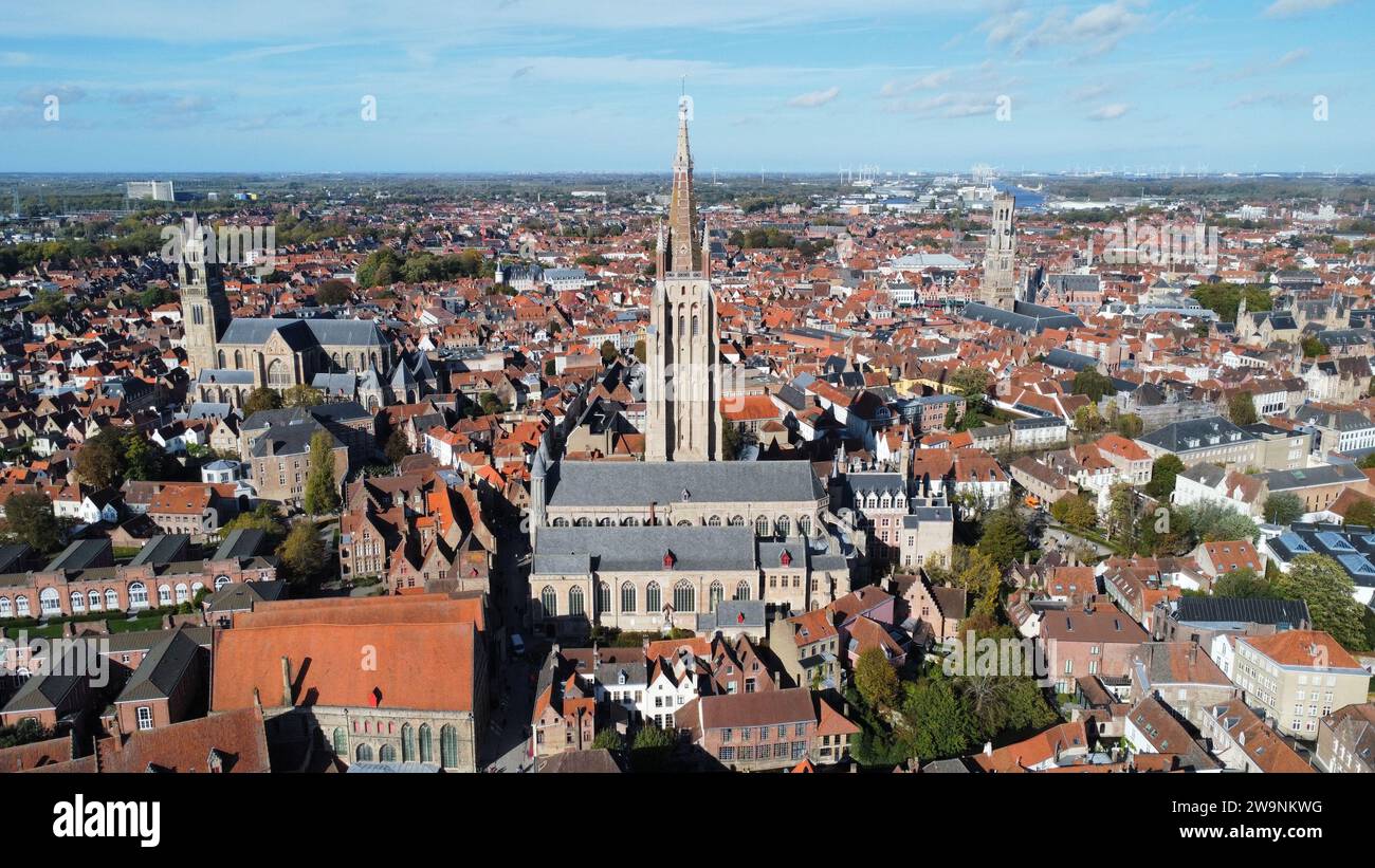 Drone foto chiesa di nostra Signora, Onze-lieve-Vrouwekerk Bruges Belgio Europa Foto Stock