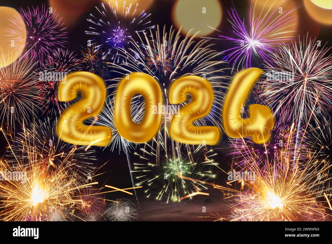 Balloons Shape the Year 2024 Before Fireworks, Symbol Photo New Year 2024, photomontage Foto Stock