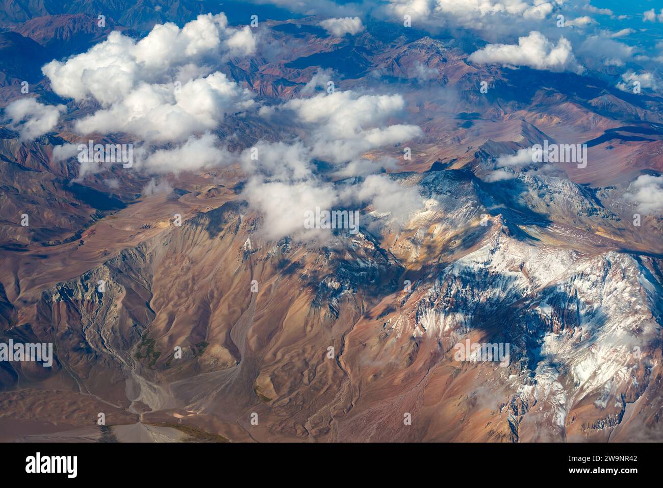 Vista aerea della catena montuosa delle Ande al confine tra Cile e Argentin Foto Stock