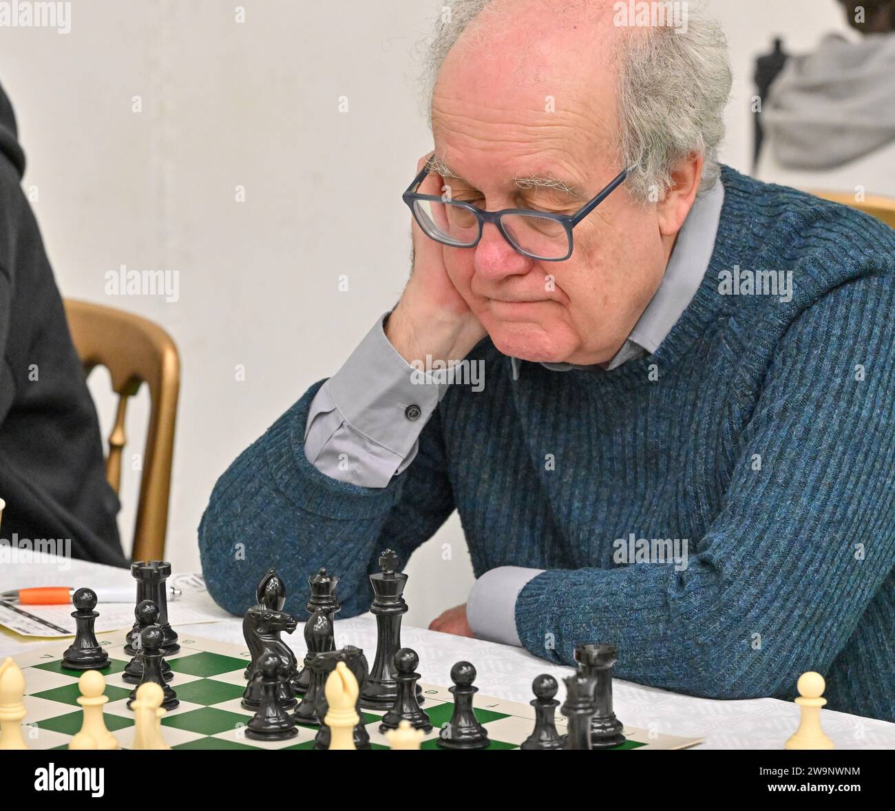 Hastings, Regno Unito. 29 dicembre 2023. Horlock, Peter durante il Caplin Hastings International Chess Congress a Horntye Park, Hastings, East Sussex, Regno Unito. Crediti: LFP/Alamy Live News Foto Stock