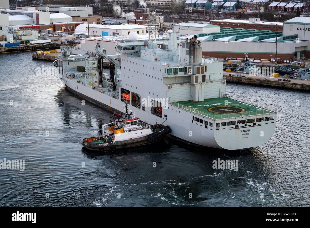 La nave di rifornimento ad interim della Royal Canadian Navy MV Asterix a Halifax, nuova Scozia, Canada. Foto Stock