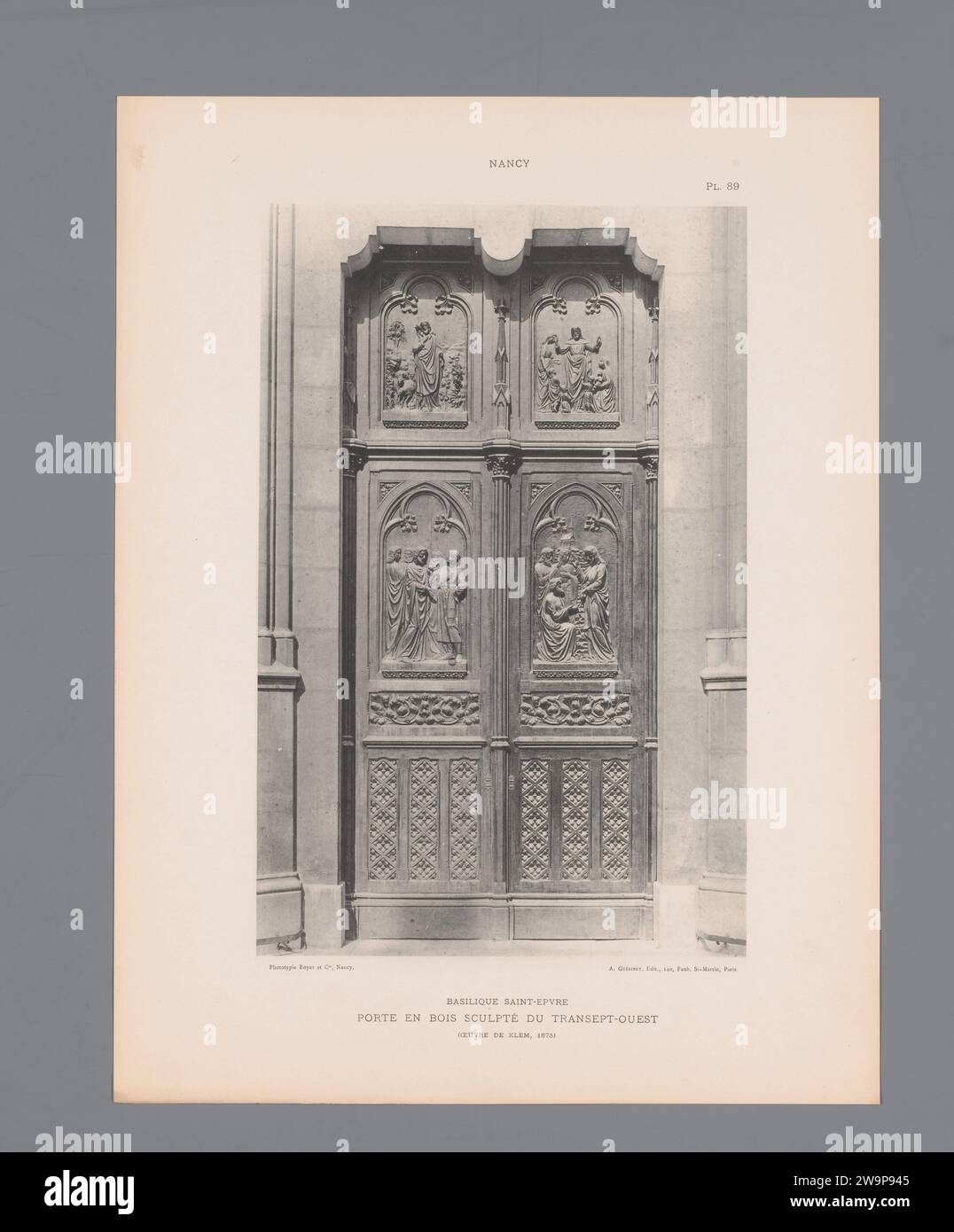 Porta al transetto della Basilique Saint-Eppre di Nancy, Anonimo, c. 1891 - in o prima del 1896 stampa fotomeccanica questa stampa fa parte di una copertina con 103 stampe su 101 fogli e un frontespizio. NancyPublisher: Collotipo di carta parigina parti esterne della chiesa e annessi: Portale basilica di Saint-Epvre Foto Stock