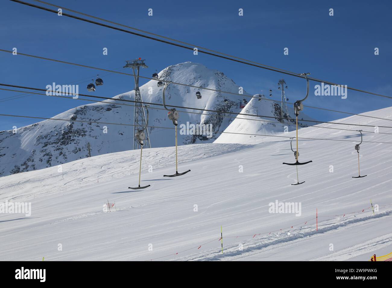 Panorama montano, pista da sci, seggiovia T-bar, funivia, Kitzsteinhorn, Salisburgo Foto Stock