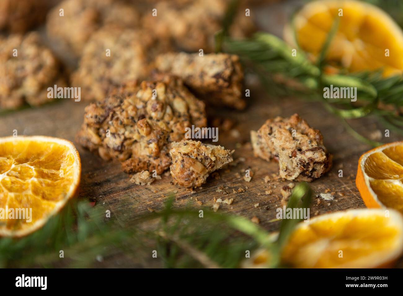 Biscotti smaltati. Dolci per Natale. Dolcezza glassata Foto Stock