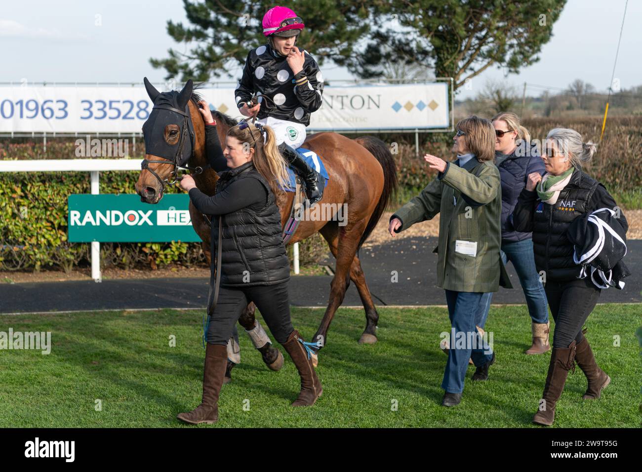 Max Dynamo arriva terzo nel Veterans handicap Steeple Chase a Wincanton, 21 marzo 2022 Foto Stock
