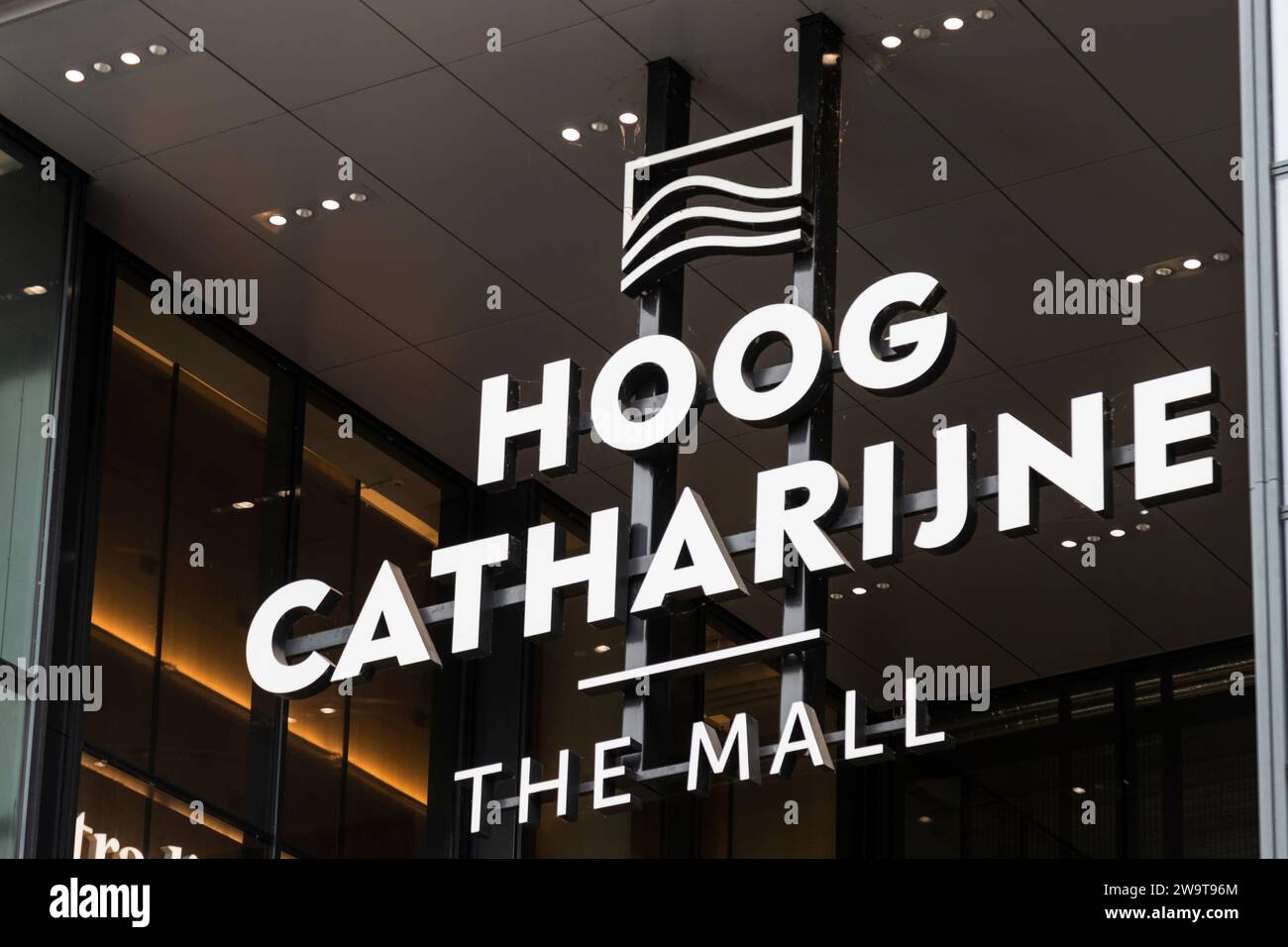 Grande e moderno centro commerciale Hoog Catharijne nel centro della città di Utrecht. Foto Stock