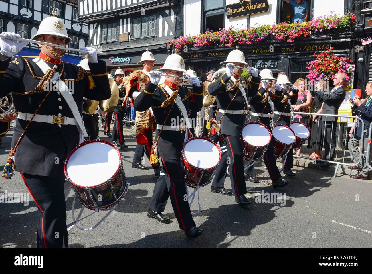 Royal Band Marching at Armed Forces Day, Salisbury, Regno Unito, 2019 Foto Stock