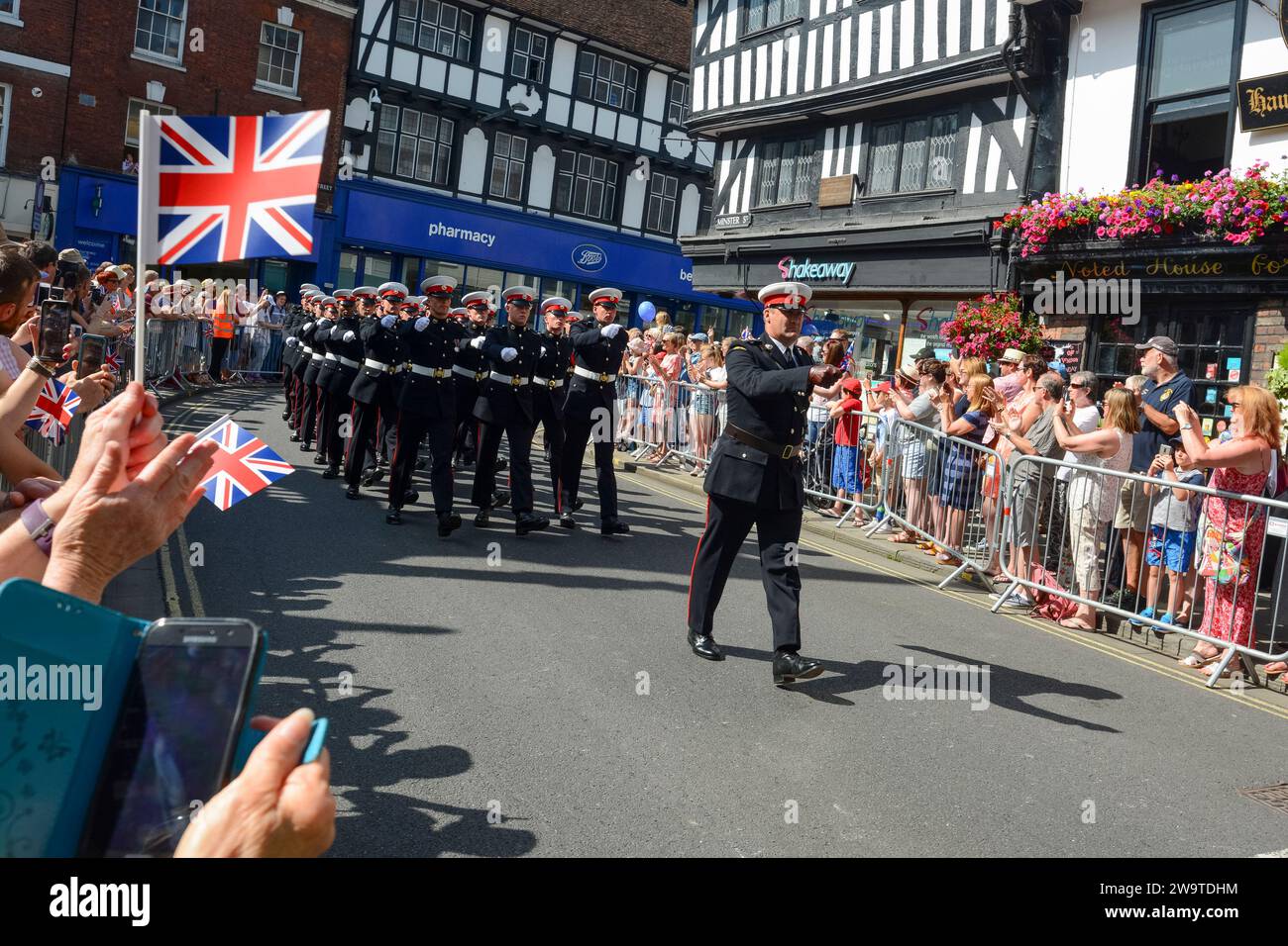 Royal Marines Marching at Armed Forces Day, Salisbury, Regno Unito, 2019 Foto Stock