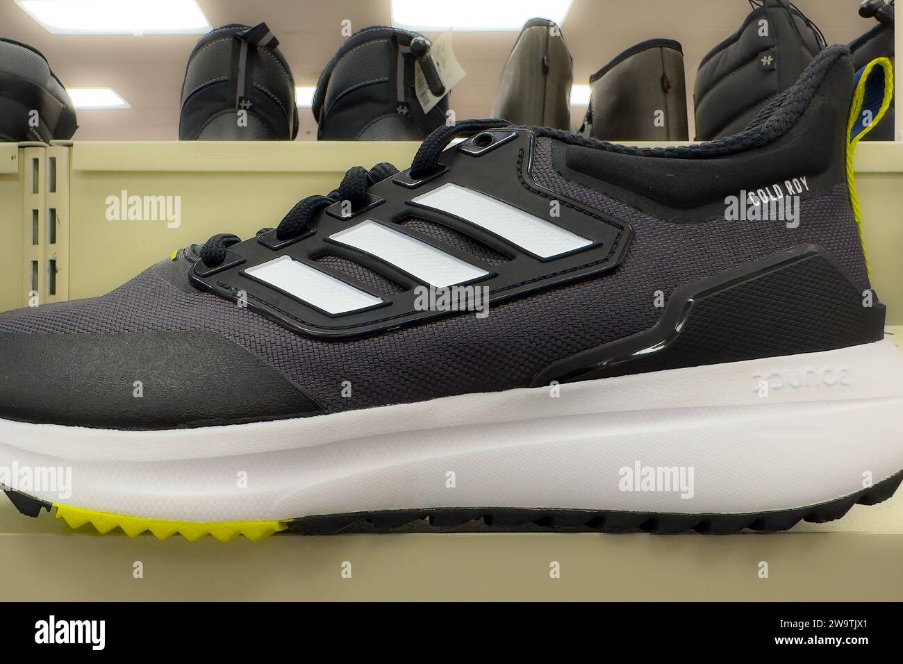 Merchandising retail in negozio, Toronto, Canada Foto Stock