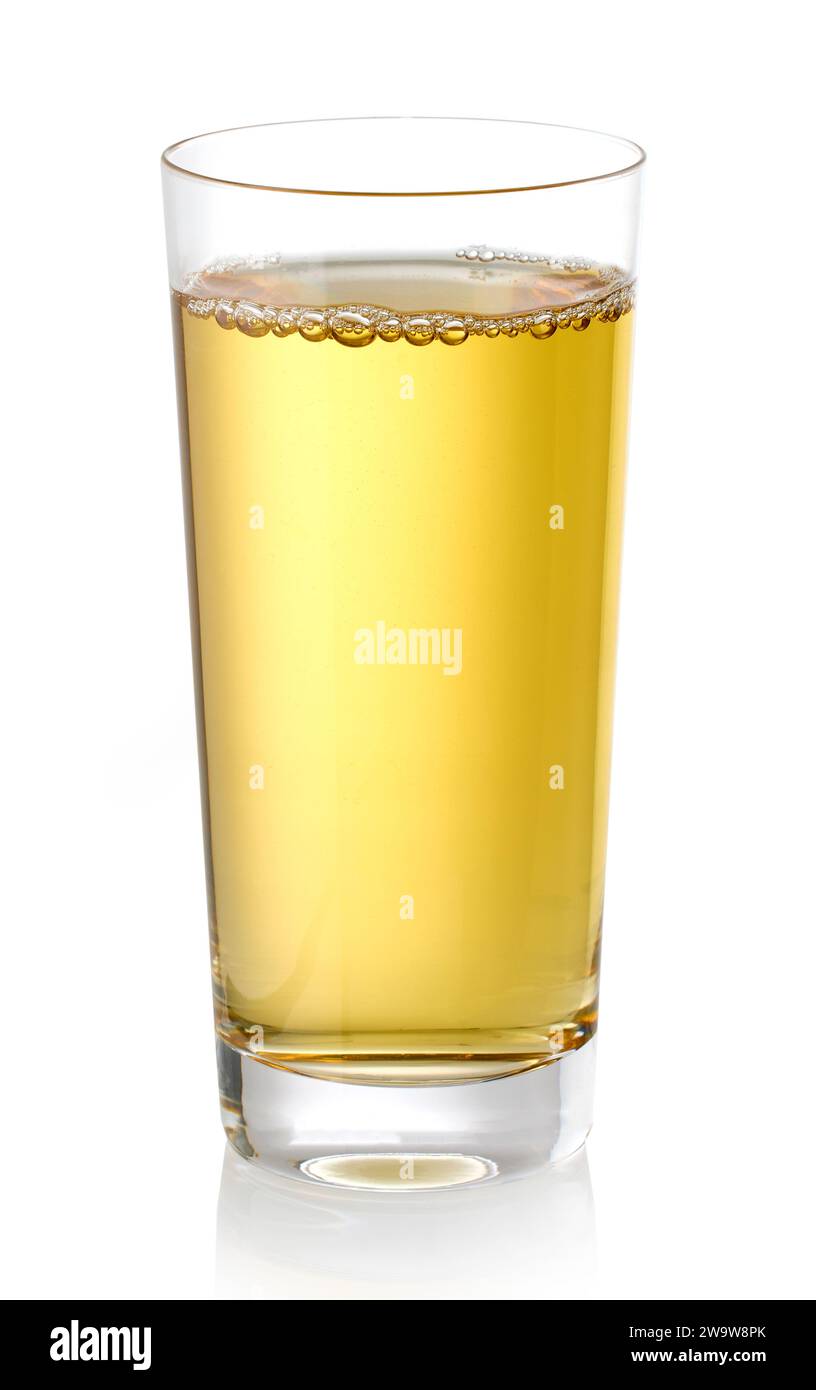 Bicchiere di succo di mela isolati su sfondo bianco Foto Stock