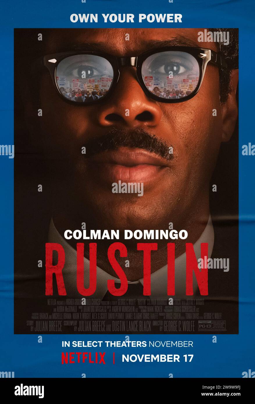 Rustin (2023), diretto da George C. Wolfe e interpretato da Colman Domingo, Chris Rock e Glynn Turman. L'attivista Bayard Rustin affronta il razzismo e l'omofobia mentre aiuta a cambiare il corso della storia dei diritti civili orchestrando la marcia del 1963 su Washington. Foto Stock