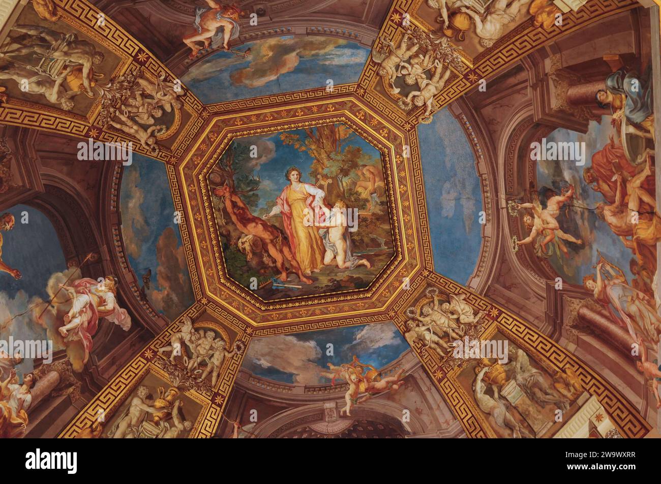 Dipinti sul soffitto dei Musei Vaticani a Roma Foto Stock