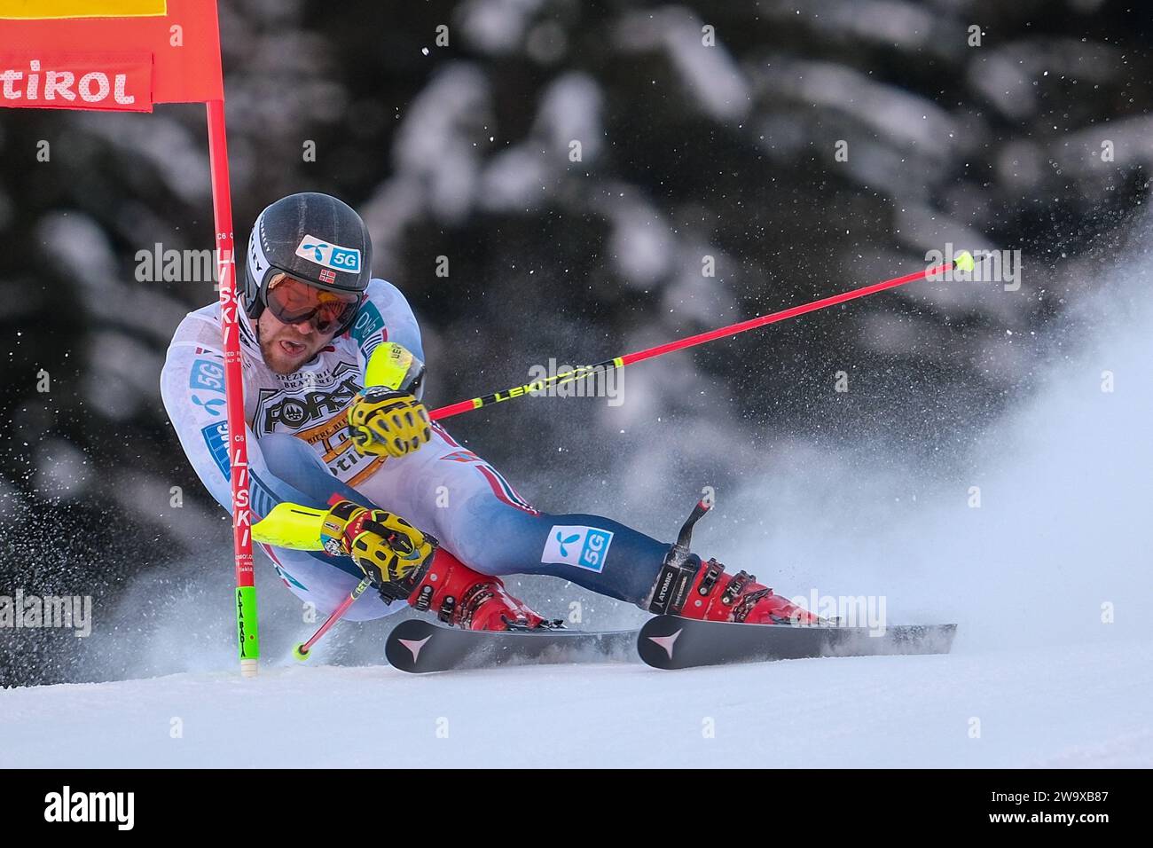 Aleksander Aamodt Kilde (NOR) gareggia durante la Coppa del mondo di sci alpino Audi FIS, la gara di slalom gigante sulla pista Gran Risa, alta Badia il MenÕs dicembre Foto Stock