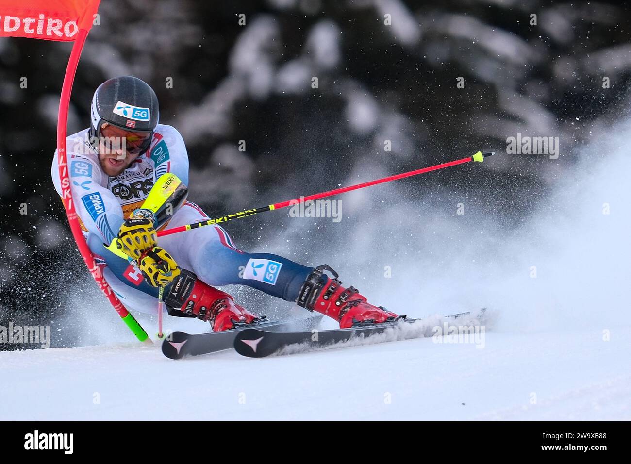 Aleksander Aamodt Kilde (NOR) gareggia durante la Coppa del mondo di sci alpino Audi FIS, MenÕs gara di slalom gigante sulla pista Gran Risa, alta Badia il 17 dicembre Foto Stock