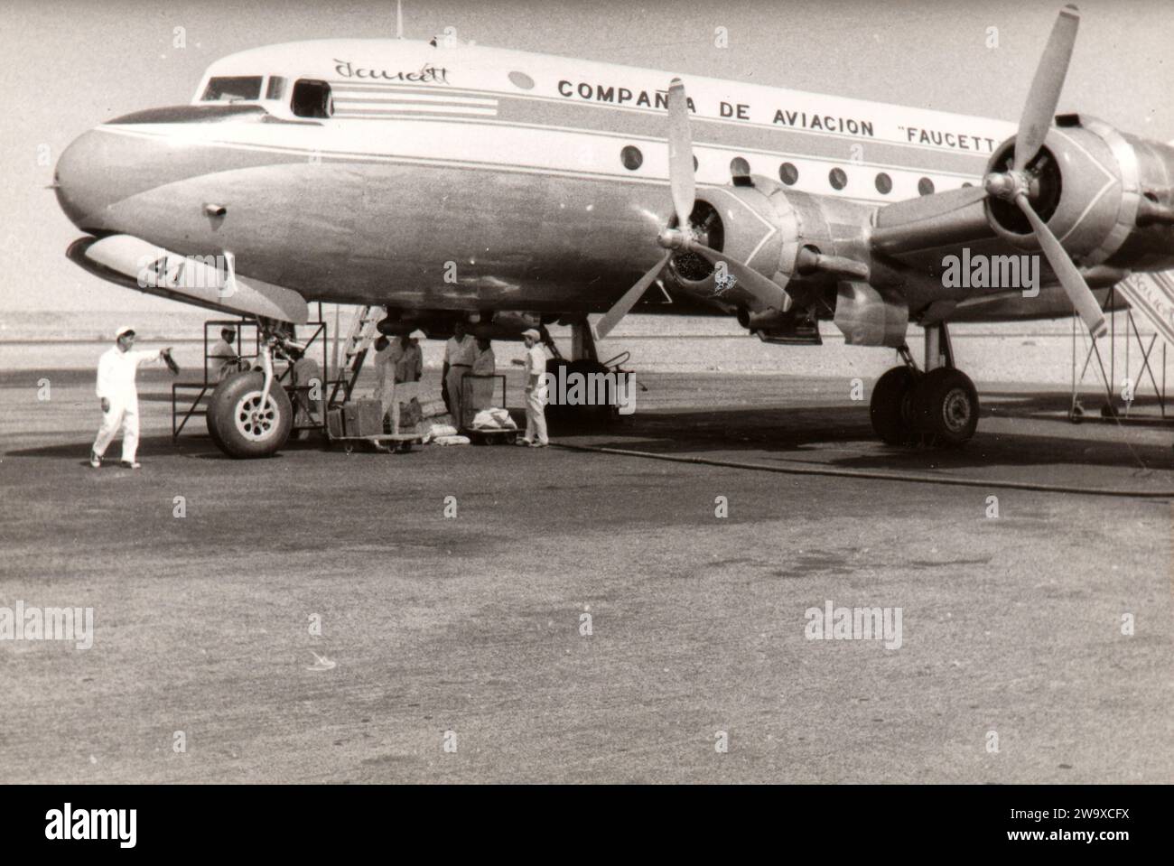 Foto di un Douglas DC4, operato dalla compagnia aerea peruviana Faucett, Perù, scattata nei primi anni settanta Foto Stock