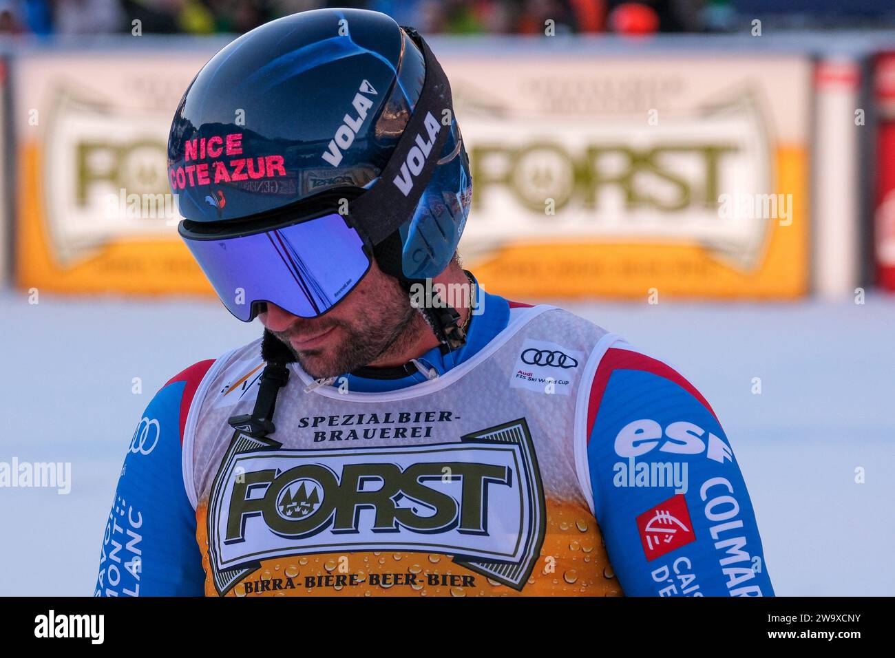 Matthieu Bailet (fra) gareggia durante la Coppa del mondo di sci alpino Audi FIS, MenÕs gara di Downhill sul Saslong Slope in Val Gardena il 16 dicembre 2023, in Val Gardena Foto Stock