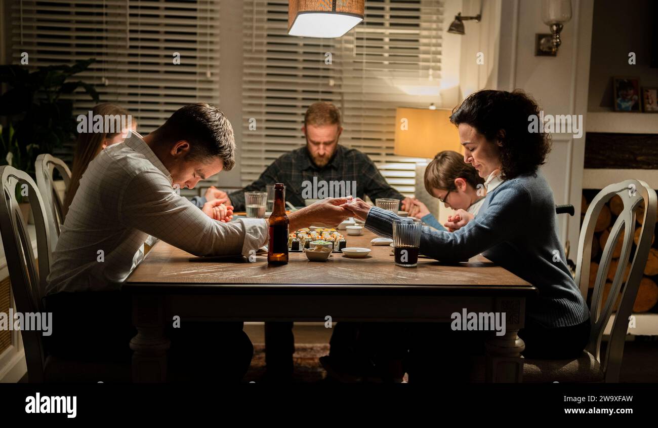 The Contractor (2022) diretto da Tarik Saleh e interpretato da Chris Pine, Gillian Jacobs e Sander Thomas. Un sergente delle forze speciali statunitensi dimesso, James Harper, rischia tutto per la sua famiglia quando entra a far parte di un'organizzazione privata. Pubblicità ancora ***SOLO USO EDITORIALE***. Credito: BFA / STX Entertainment Foto Stock