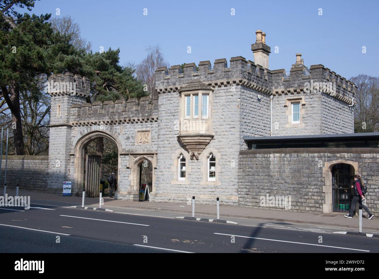 Castle Street e l'ingresso al Bute Park a Cardiff, Galles, nel Regno Unito Foto Stock