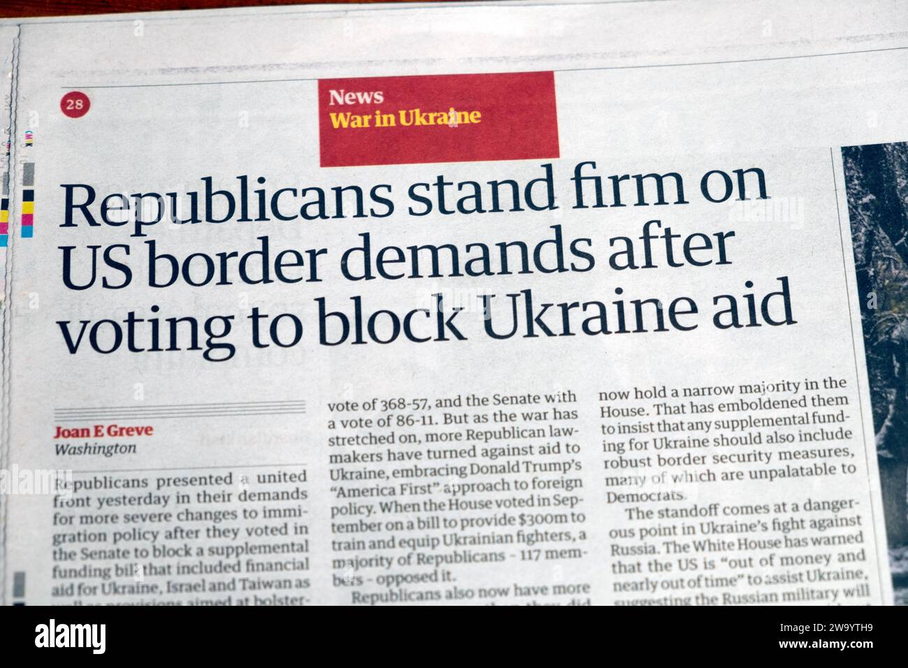"I repubblicani sono fermi sulle richieste dei confini statunitensi dopo aver votato per bloccare l'Ucraina Aid", titolo del quotidiano Guardian, voto del Senato dicembre 2023 Londra Regno Unito Foto Stock
