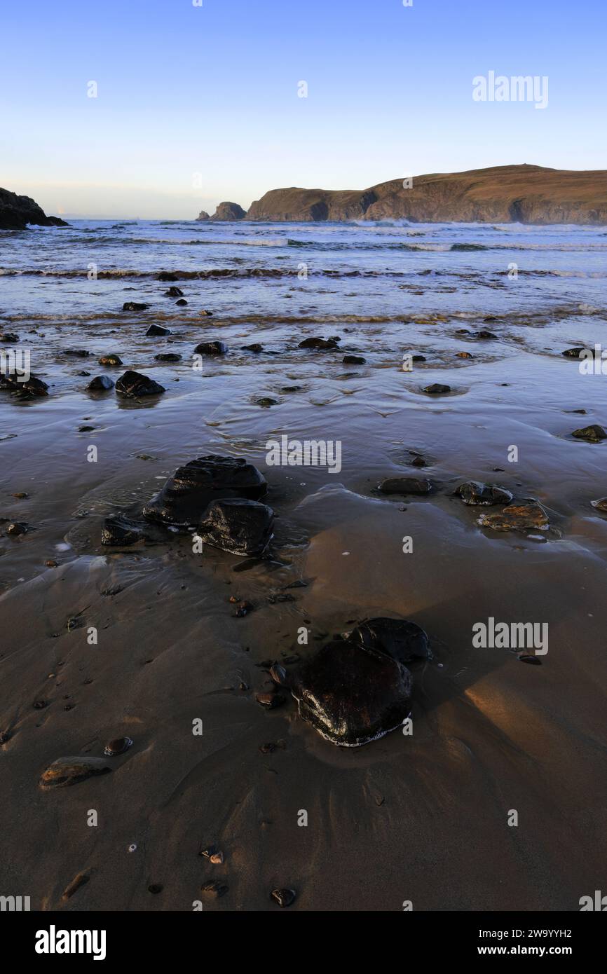 La grande spiaggia sabbiosa di Farr Bay, il villaggio di Bettyhill, Sutherland, Scozia, Regno Unito Foto Stock