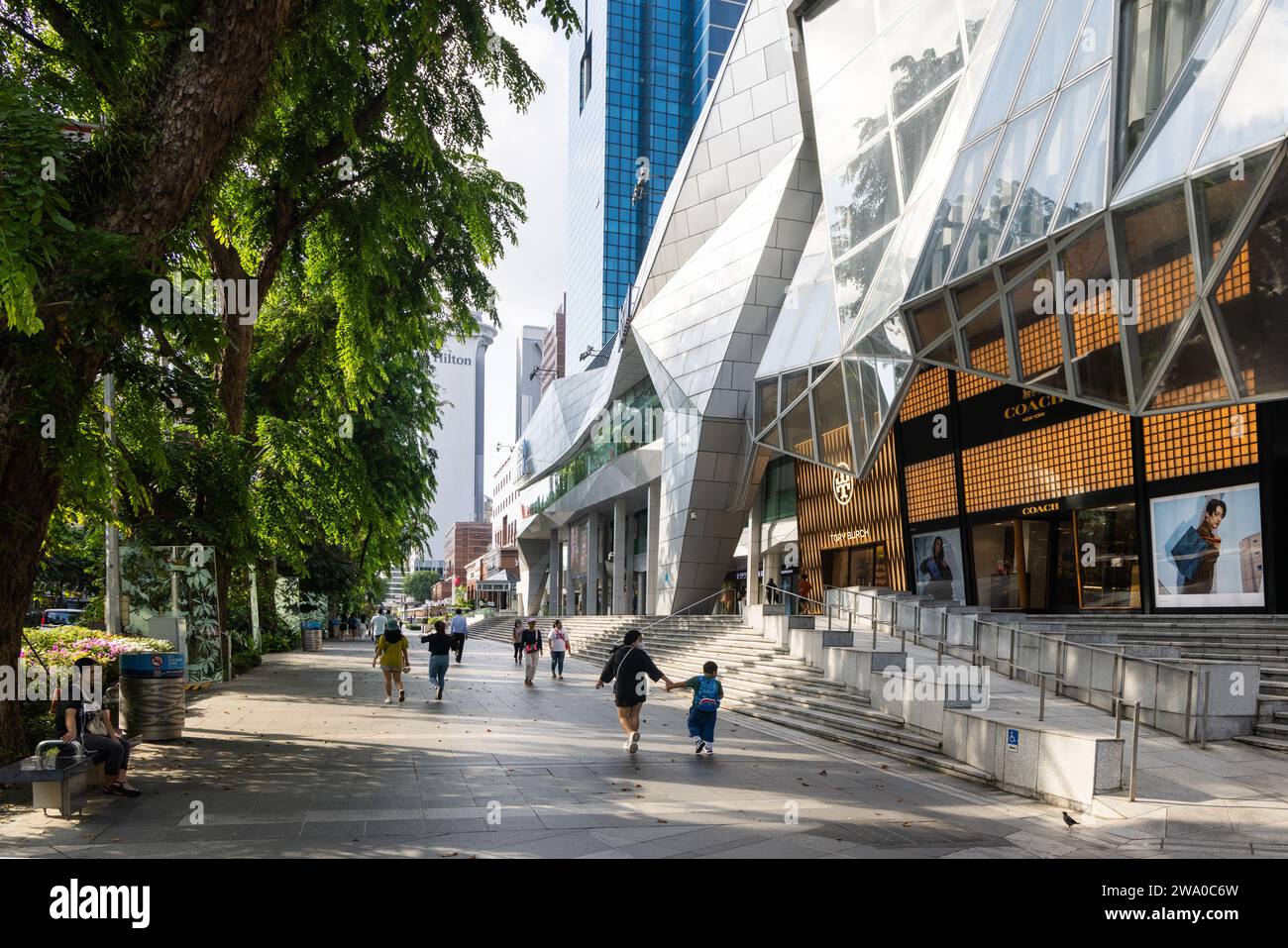 Orchard Road Singapore, negozi di lusso e turisti Foto Stock