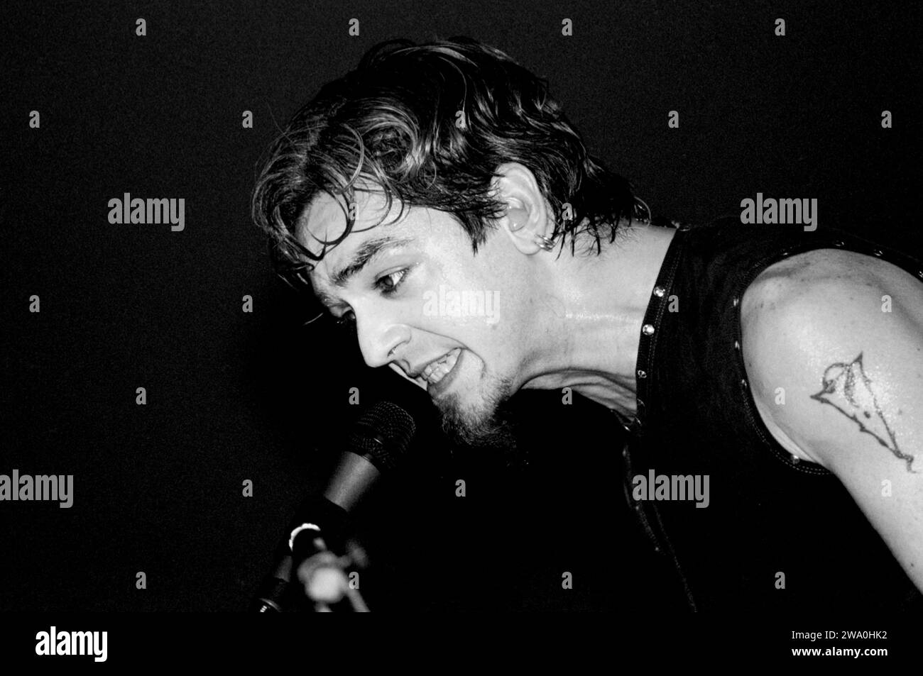 Milano Italia 2000-05-27 : Morgan cantante e chitarrista dei Bluvertigo, gruppo italiano, durante il concerto dal vivo all'acquatica Foto Stock