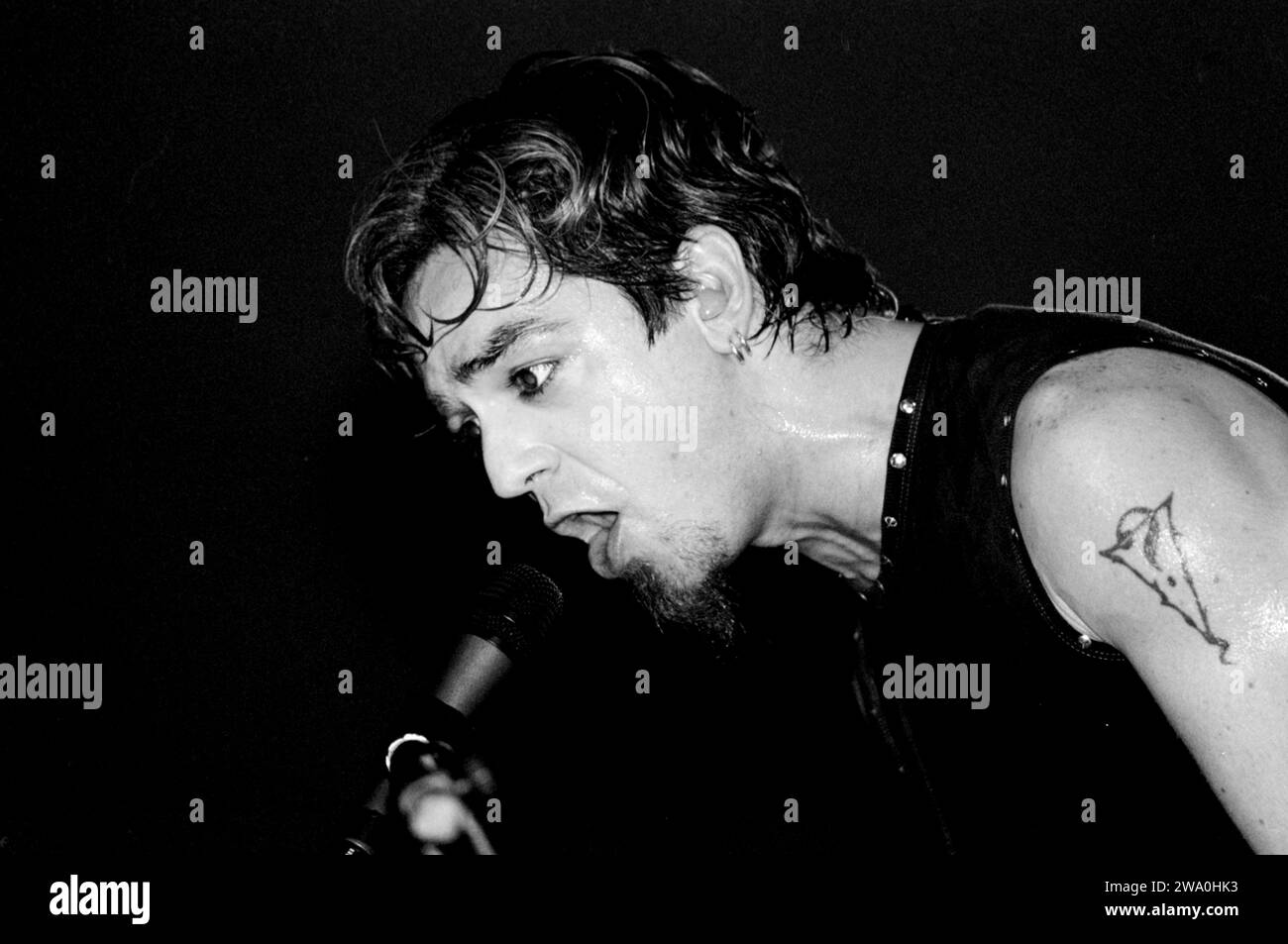 Milano Italia 2000-05-27 : Morgan cantante e chitarrista dei Bluvertigo, gruppo italiano, durante il concerto dal vivo all'acquatica Foto Stock