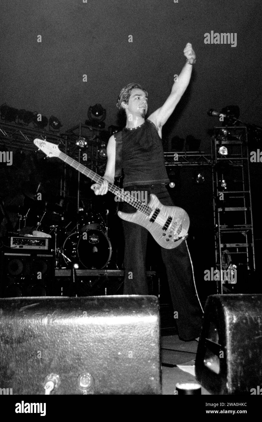 Milano Italia 2000-05-27 : Morgan cantante e chitarrista dei Bluvertigo, gruppo italiano, durante il concerto dal vivo all'acquatica Foto Stock