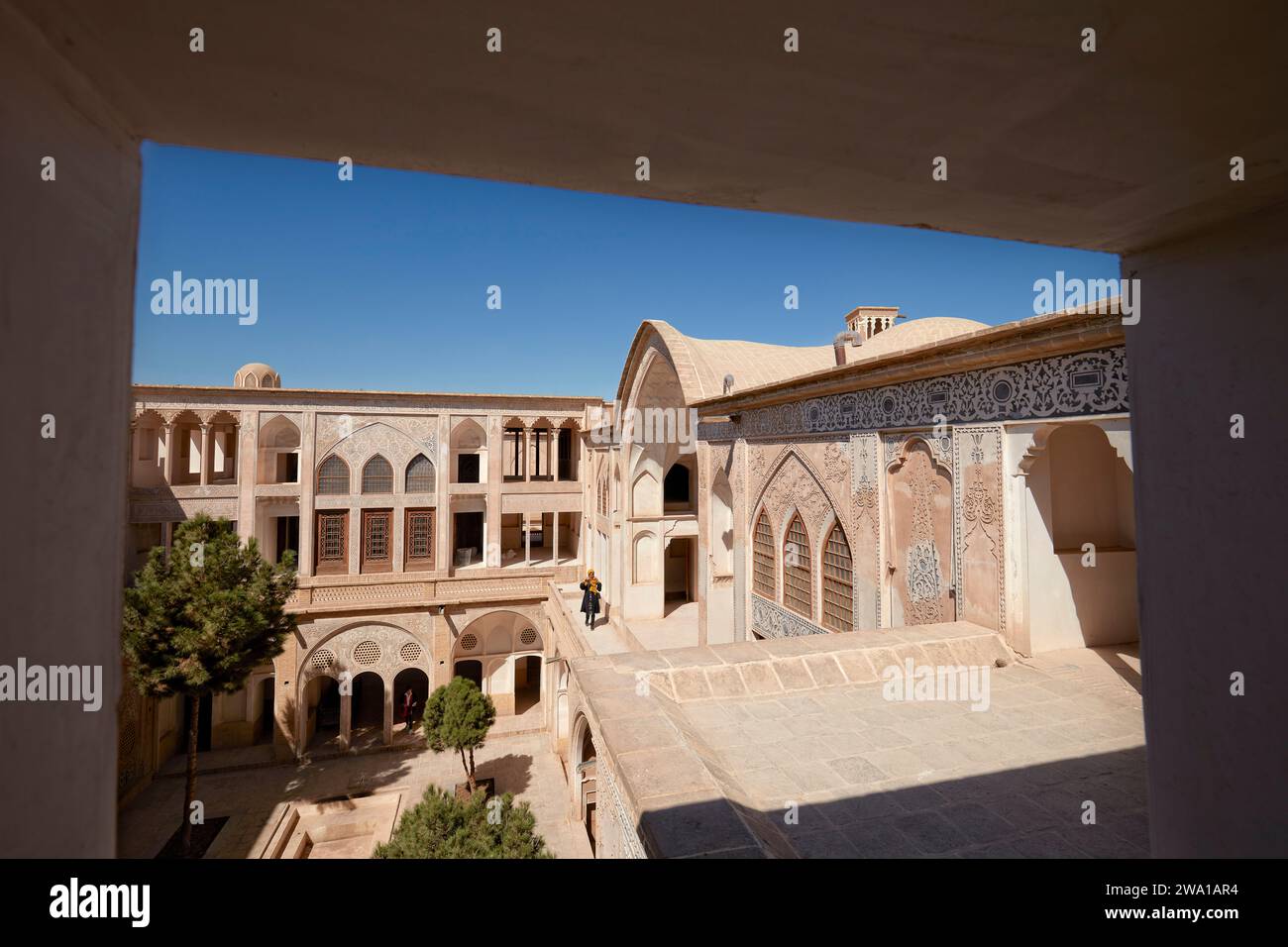 Vista sopraelevata della Casa Abbasi, tradizionale casa persiana ricca costruita nel 1823. Kashan, Iran. Foto Stock