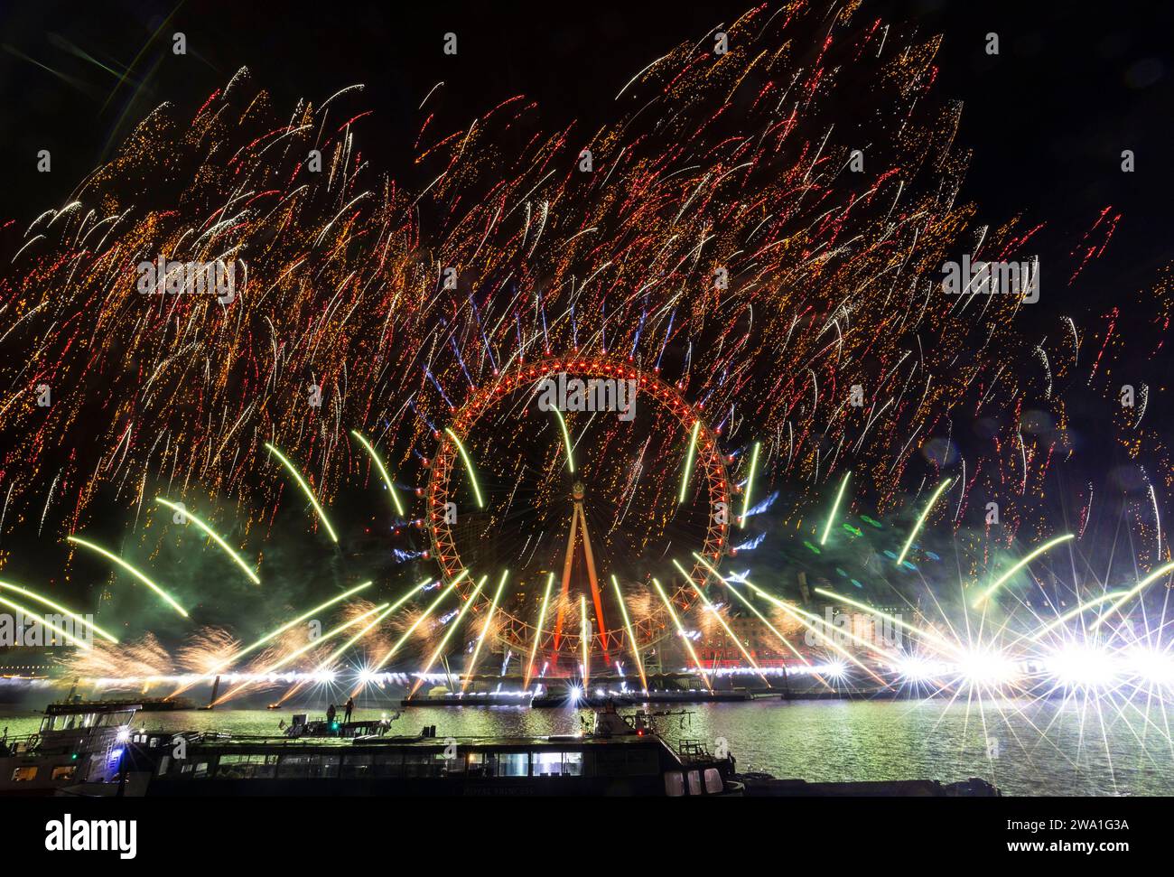 Spettacolo pirotecnico di Capodanno Londra 2024 al London Eye sul