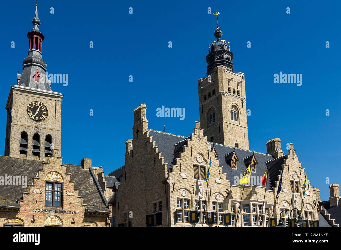 Dixmude est au centre du Westhoek flamand. La viulle est connue pour le role important qu'elle a joue ainsi que sa plaine environnante dans le deroule Foto Stock