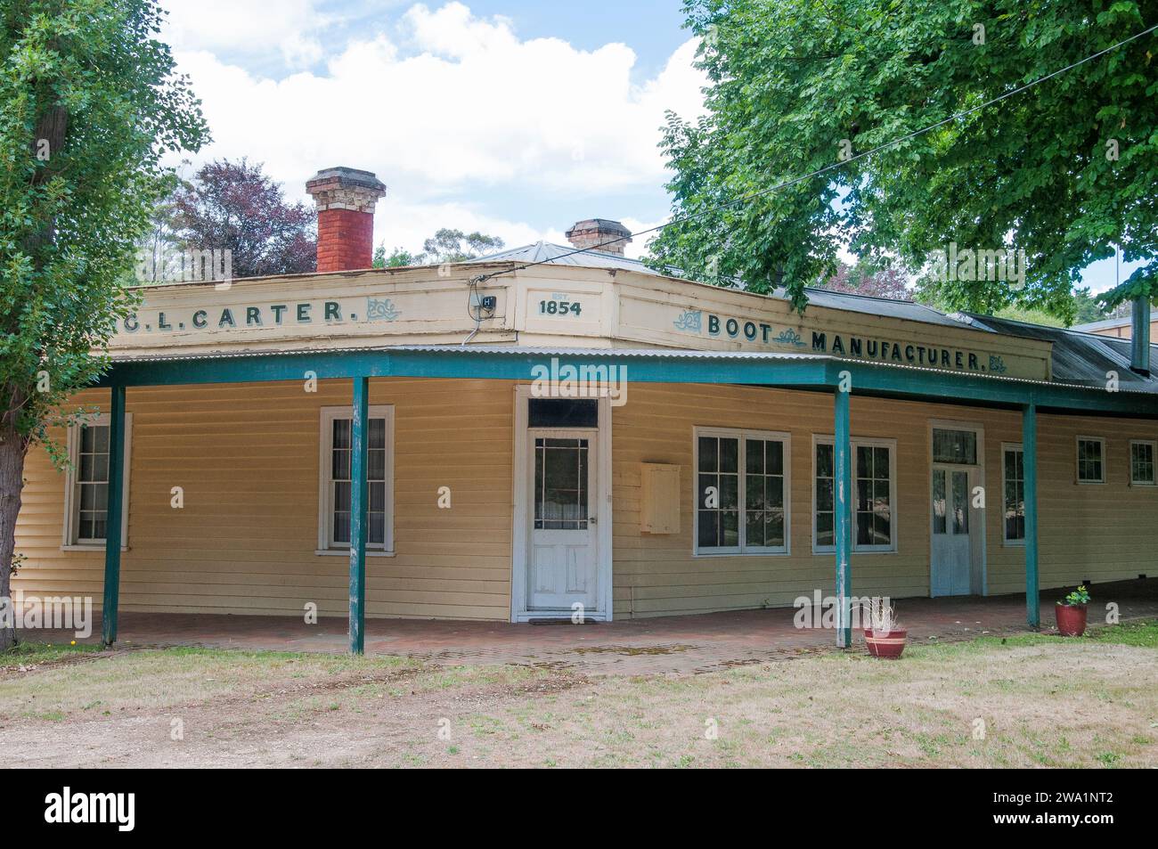 Bootmaker's premises a Fryerstown, una città fantasma nel Central Goldfields, Victoria, Australia Foto Stock