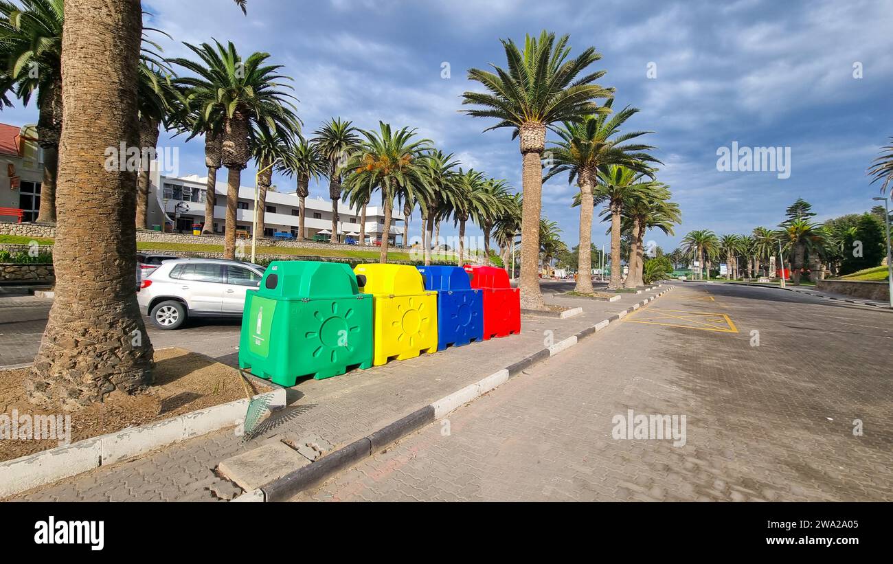 Contenitori per il riciclaggio dei rifiuti municipali di Swakopmund Foto Stock