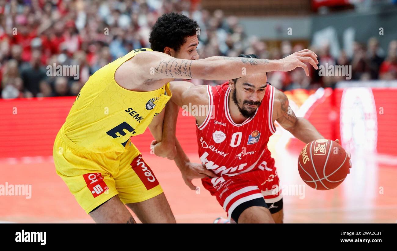 v. l. Leon Schoormann (cesti di EWE Oldenburg, 0) und Otis Livingston (cesti di Wuerzburg, 0). 29.12.2023, pallacanestro, BBL, cesti Wuerzburg - cestini EWE Oldenburg, GER, Wuerzburg, tectake Arena. Foto Stock