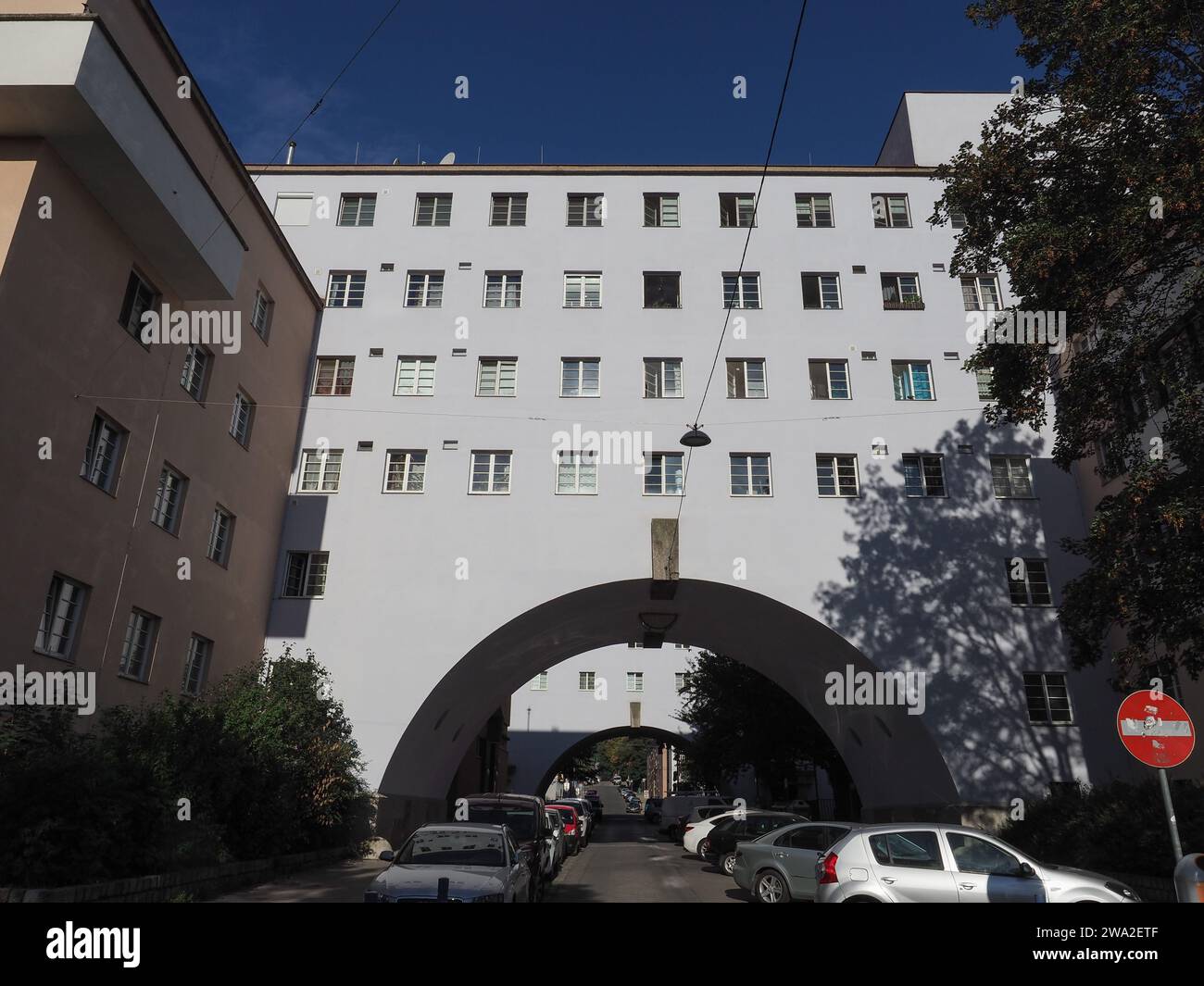 VIENNA, AUSTRIA - SETTEMBRE 2022 CIRCA: Karl Marx Hof Housing Complex a Heiligenstadt Foto Stock