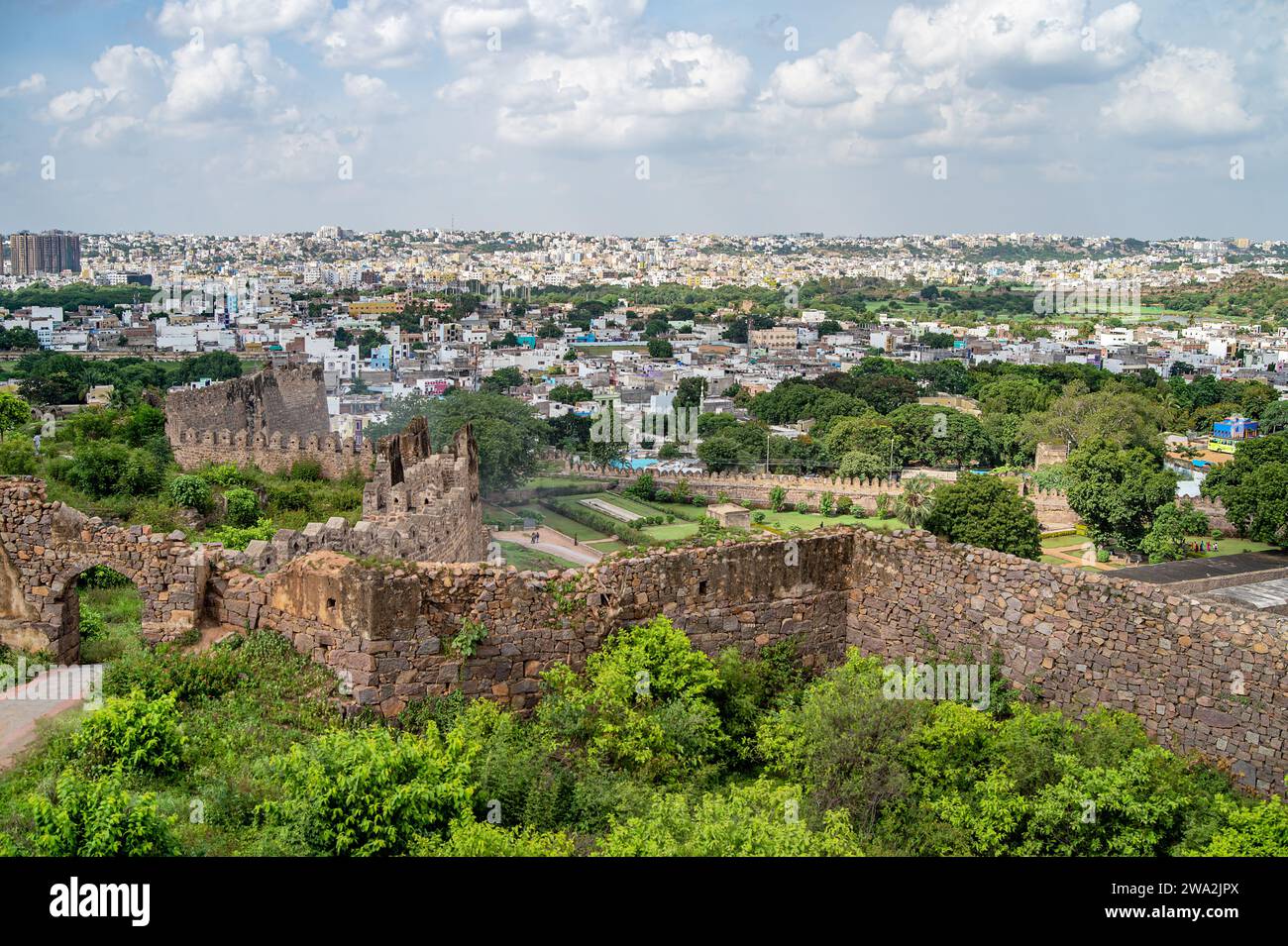 08 01 2015 Vista del paesaggio urbano di Hyderabad dal forte di Golconda Telangana, India Asia. Foto Stock