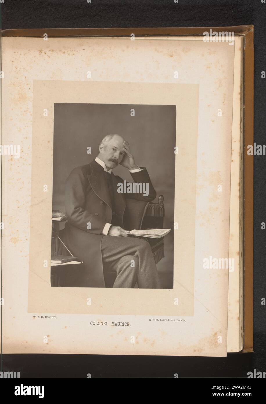 Portret van John Frederick Maurice, William & Daniel Downey, c. 1880 - in o prima del 1890 stampa fotomeccanica London paper Commander-in-Chief, General, Marshal Foto Stock