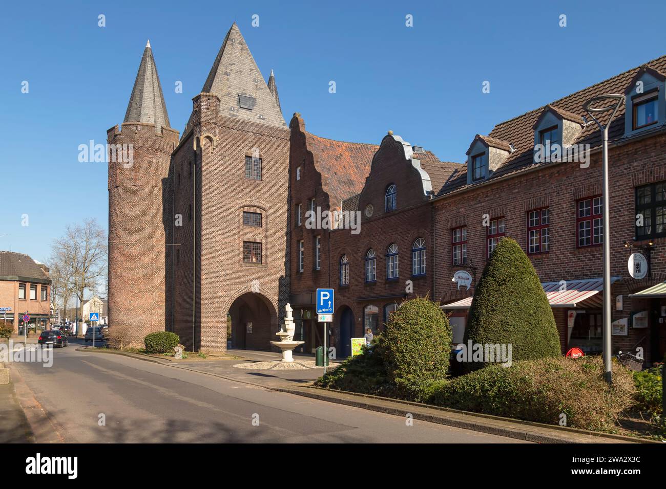 Steintor - una porta a doppia torre e porta della città nella città di Goch sul basso Reno in Germania. Foto Stock