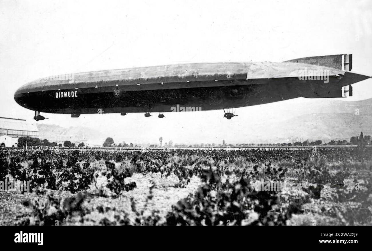 Dirigibile DIXMUDE costruito per la Marina imperiale tedesca e consegnato alla Marina francese come riparazione di guerra. Esploso in airair nel 1923. Foto Stock