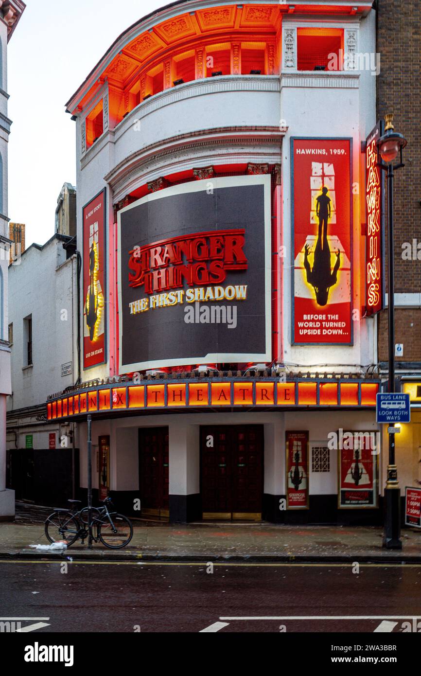 Stranger Things al Phoenix Theatre nel West End di Londra. Foto Stock