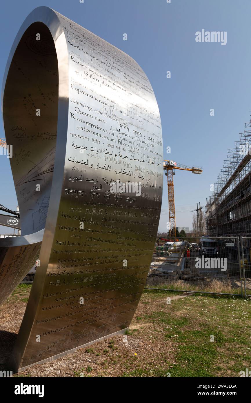 Ginevra, Svizzera - 25 marzo 2022: L'Organizzazione europea per la ricerca nucleare è un'organizzazione di ricerca europea che opera la maggior parte Foto Stock