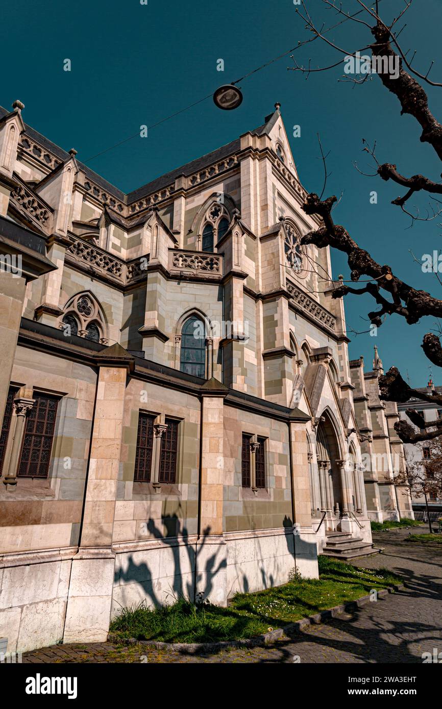 Ginevra, Svizzera - 25 marzo 2022: La basilica Notre-Dame di Ginevra è la principale chiesa cattolica romana di Ginevra, in Svizzera. Foto Stock