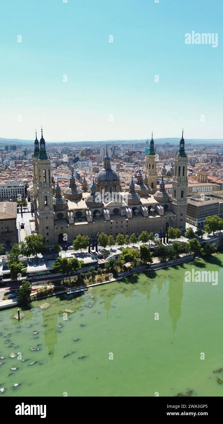 Foto drone Nuestra Señora del Pilar basilica, Basílica de Nuestra Señora del Pilar Saragozza Spagna Europa Foto Stock
