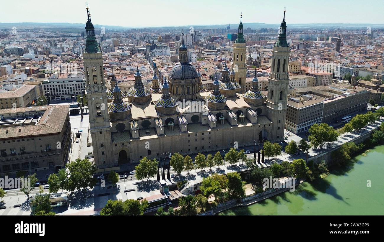 Foto drone Nuestra Señora del Pilar basilica, Basílica de Nuestra Señora del Pilar Saragozza Spagna Europa Foto Stock