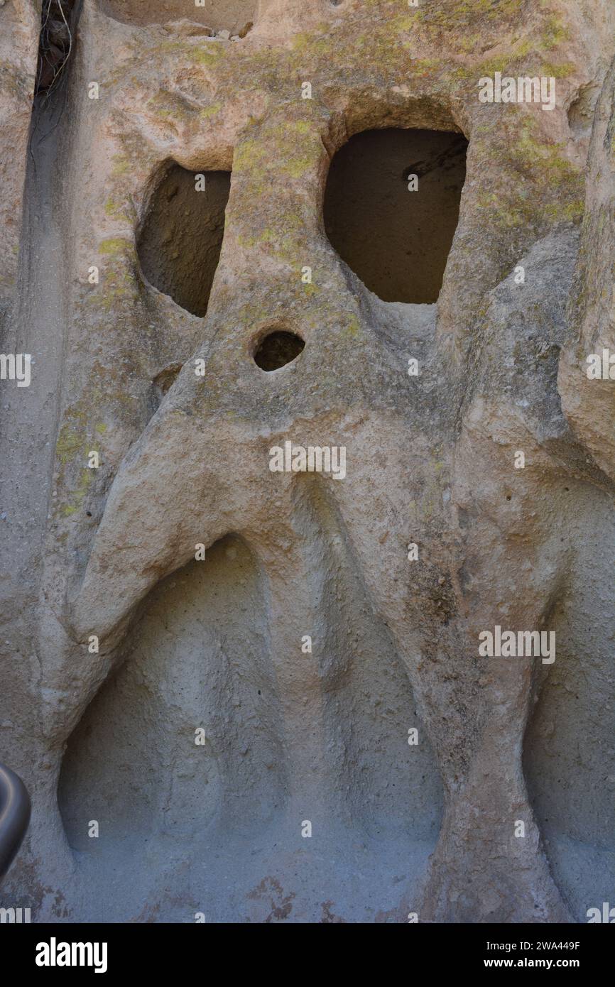 Le Puye Cliff Dwellings sono le rovine di un pueblo abbandonato, sulla riserva di Santa Clara Pueblo vicino a Española, nuovo Messico. Foto Stock