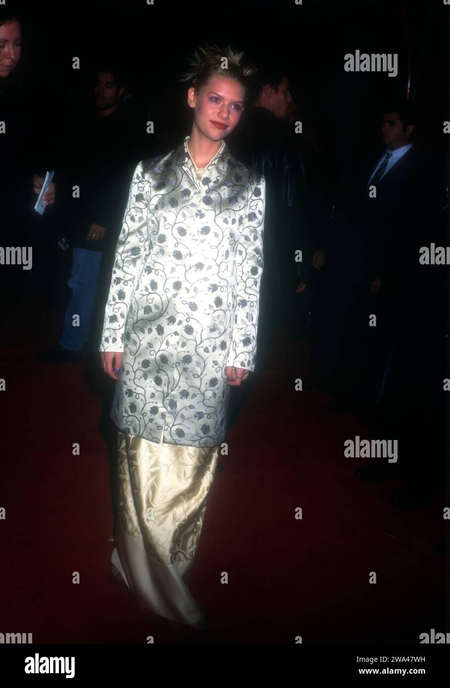 Los Angeles, California, USA 27 ottobre 1996 l'attrice Claire Danes, con indosso Prada, partecipa alla 20th Century FoxÕs ÔRomeo & JulietÕ Premiere al Mann Chinese Theatre il 27 ottobre 1996 a Los Angeles, California, USA. Foto di Barry King/Alamy Stock Photo Foto Stock