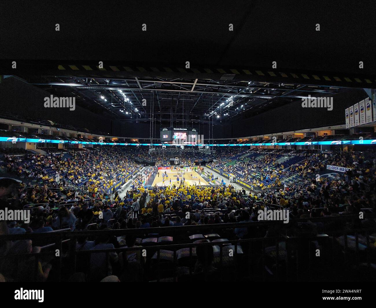 Alba Berlin nella Mercedes Benz Arena Foto Stock