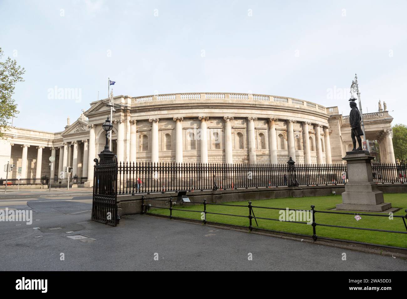 Irlanda, Dublino, intricata opera in pietra sull'edificio della Bank of Ireland Foto Stock