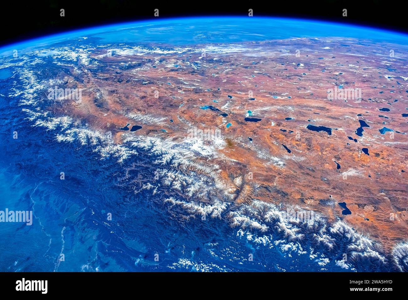 Osservazioni del pianeta Terra dallo spazio. Miglioramento digitale di un'immagine da parte della NASA. Foto Stock